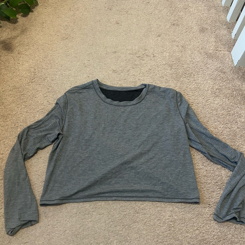 Lululemon Gray Long Sleeve Crop Top